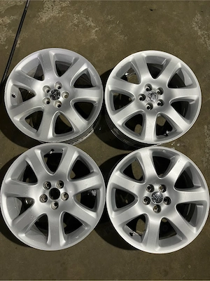 4jante pe 17toyota avensis 2004 - imagine 4