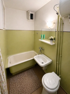 DE VÂNZARE - Apartament cu 2 camere decomandat - Oradea - IMOBIHOR - 72 900   - imagine 3