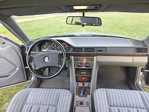 Mercedes Benz 230 CE W124 - imagine 5