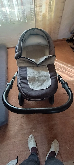 Vând cărucior Baby Merc  3 in 1