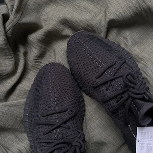 Pantofi Sport Yeezy 350 V2 Cinder Negru Maro 100% originali - imagine 2