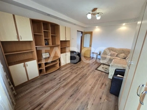 Apartament decomandat de vanzare 2 camere boxa pivnita Vasile Aaron - imagine 3