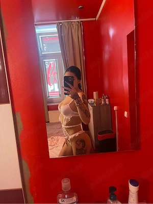 Nouă pentru câteva zile în orașul tău Alina  - imagine 4