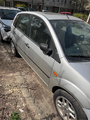 ford fiesta 1.4 benzina - imagine 2