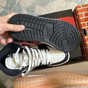 Pantofi Sport Air Jordan 1 High Mocha 41 VNDS 100% originali