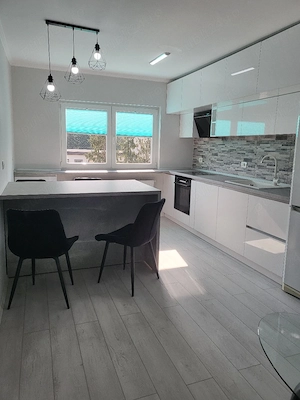 ofer spre închiriere apartament spatios 