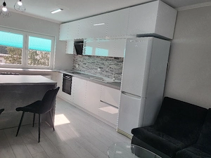ofer spre închiriere apartament nou renovat 