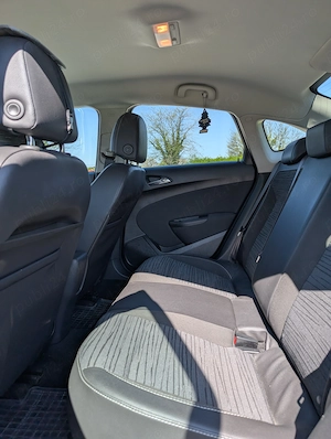 Opel Astra J 2018, stare excelentă - imagine 3