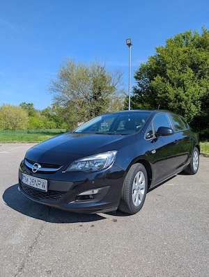 Opel Astra J 2018, stare excelentă - imagine 2