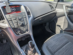 Opel Astra J 2018, stare excelentă - imagine 5