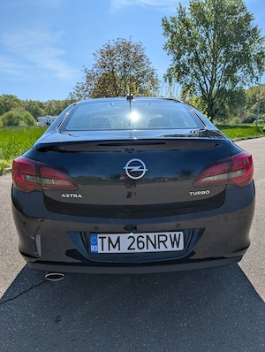 Opel Astra J 2018, stare excelentă - imagine 8