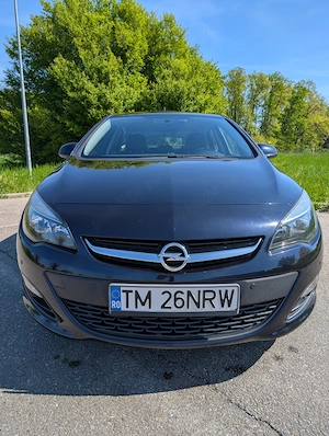 Opel Astra J 2018, stare excelentă - imagine 6