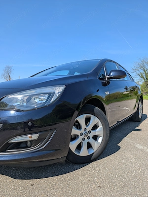 Opel Astra J 2018, stare excelentă - imagine 9