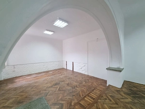 De închiriat birou cu 3 încăperi în centrul orașului - imagine 4