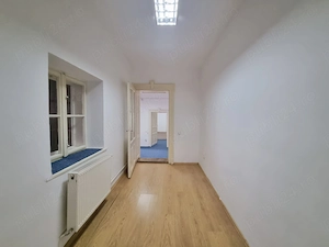 De închiriat birou cu 3 încăperi în centrul orașului - imagine 8