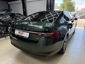 Skoda Superb 2.0 TDI 4X4 DSG Ambition - imagine 6