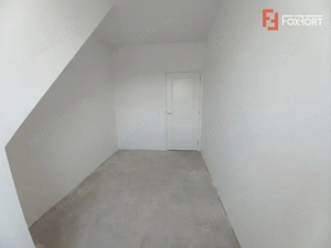 Duplex modern cu 5 camere si 2 bai in Ghiroda - imagine 11
