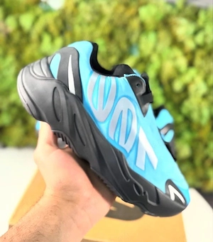 Pantofi Sport Adidas Yeezy 700 MNVN Bright Cyan- 100% originali