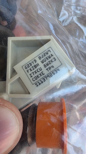 Vând Injector NOU Original Volvo (Kit complet) - Cod 24782413 - imagine 2