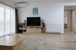 De vânzare apartament cu trei camere în Bună Ziua - imagine 5