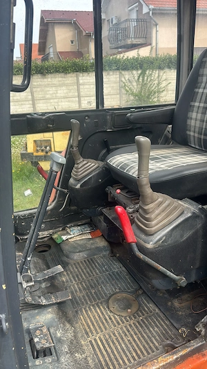 Vand excavator de 3 tone - imagine 2