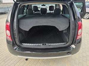 Dacia Duster dCi 110 FAP 4x2 Laureate - imagine 17