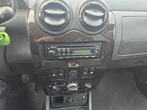 Dacia Duster dCi 110 FAP 4x2 Laureate - imagine 14