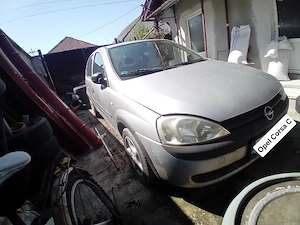 Dezmembrez Opel Corsa C  - imagine 2