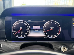 Mercedes-Benz E 400 4Matic 9G-TRONIC AMG Line - imagine 8