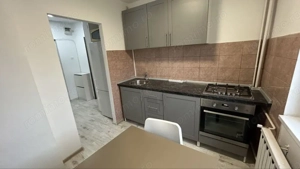 Închiriez garsonieră modernă, Mall Vitan, spațioasă, decomandată - imagine 4