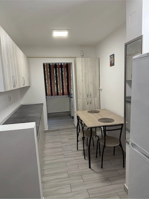 Vand apartament zona Hipodrom - imagine 2