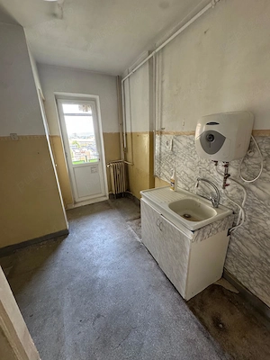 vand apartament 3 camere, zona Splai Mihai Viteazul, etaj superior , gazul tras - imagine 6