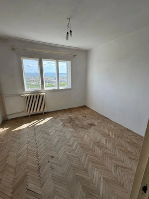 vand apartament 3 camere, zona Splai Mihai Viteazul, etaj superior , gazul tras - imagine 4