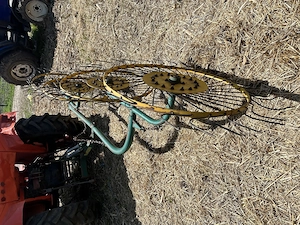 Schimb sau vând presă ,grebla soare pe  grebla păianjen 