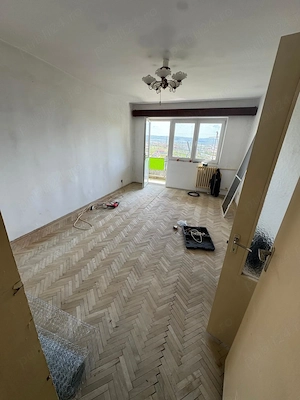 vand apartament 3 camere, zona Splai Mihai Viteazul, etaj superior , gazul tras - imagine 3