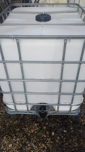 Bazin 1000 litri cubi 330