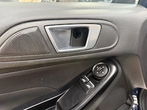 Ford Fiest 1.5 tDCI trend - imagine 15