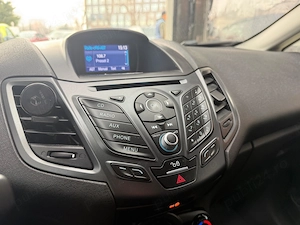 Ford Fiest 1.5 tDCI trend - imagine 12