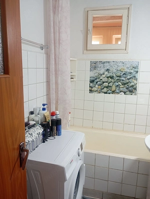 Apartament de vânzare 2 camere, in spate fostul Cinematograf Cultural. 