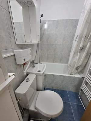 Inchiriez Garsoniera in Tractoru langa Coresi, cu parcare  - imagine 4