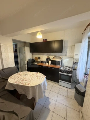 Apartament de vânzare cu 3 camere, 65 mp, zona Micro 16 - imagine 2