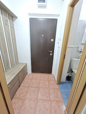 Inchiriez Garsoniera in Tractoru langa Coresi, cu parcare  - imagine 5