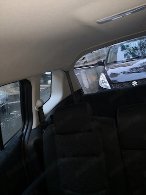 Vând Mazda 5 an fabricație 2010 motorizare 1,8 benzină 7 locuri km 198000 stare Perfecta 4500 euro 