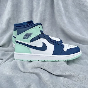 Pantofi Sport Air Jordan 1 Mid Mystic Navy Blue -masura decalata