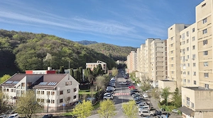 Racadau, bloc vila, locuinta cu 3 camere.