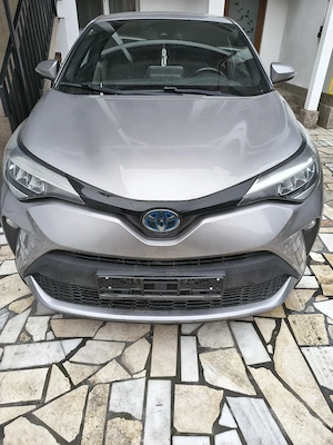 Vând Toyota C-HR HYBRID impecabila 