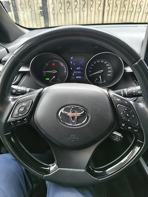 Vând Toyota C-HR HYBRID impecabila  - imagine 3