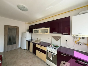 Apartament 2 camere-decomandat-bloc nou-Zona Pietroasa - imagine 2