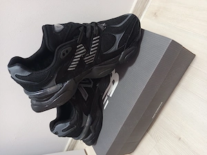 Adidași Newbalance 9060