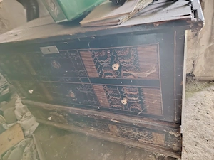 Vând diverse lucruri vechi